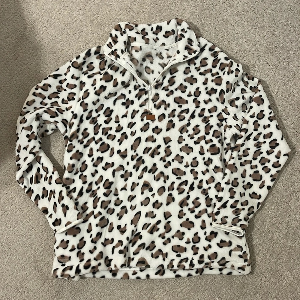White leopard print Pullover. SO soft. Size Medium.